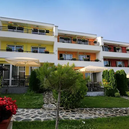 Stayinn Rainbow Beachfront By Asteri Sluneční pobřeží