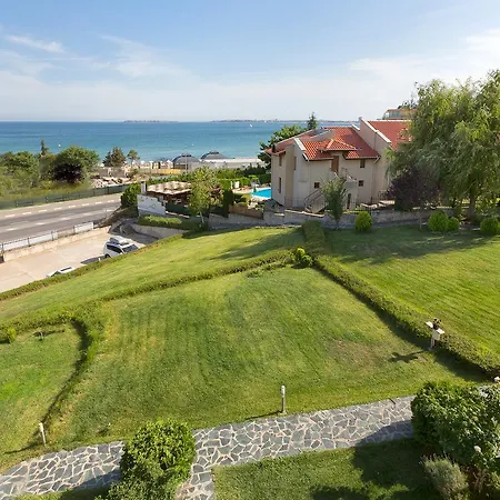 Stayinn Rainbow Beachfront By Asteri * ساني بيتش