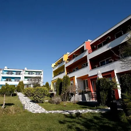 Stayinn Rainbow Beachfront By Asteri فندق